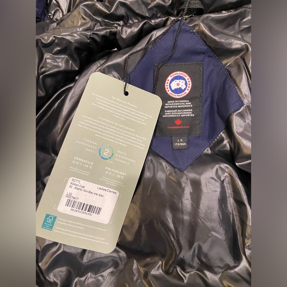 Canada Goose Alliston Down Coat - Picture 10 of 12